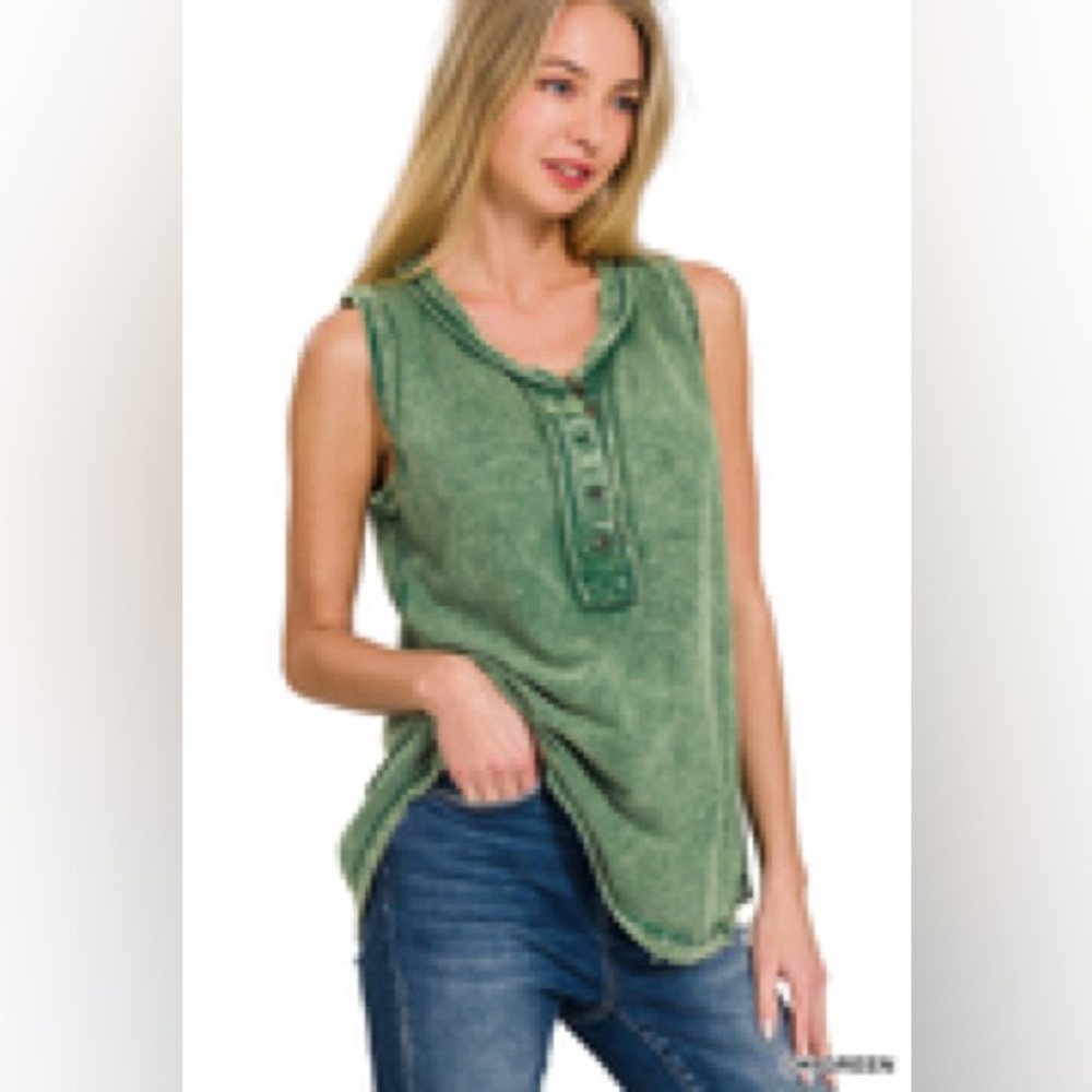 Boutique: Green Sleeveless Women's Top